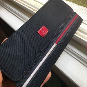 Vintage Tommy Hilfiger wallet